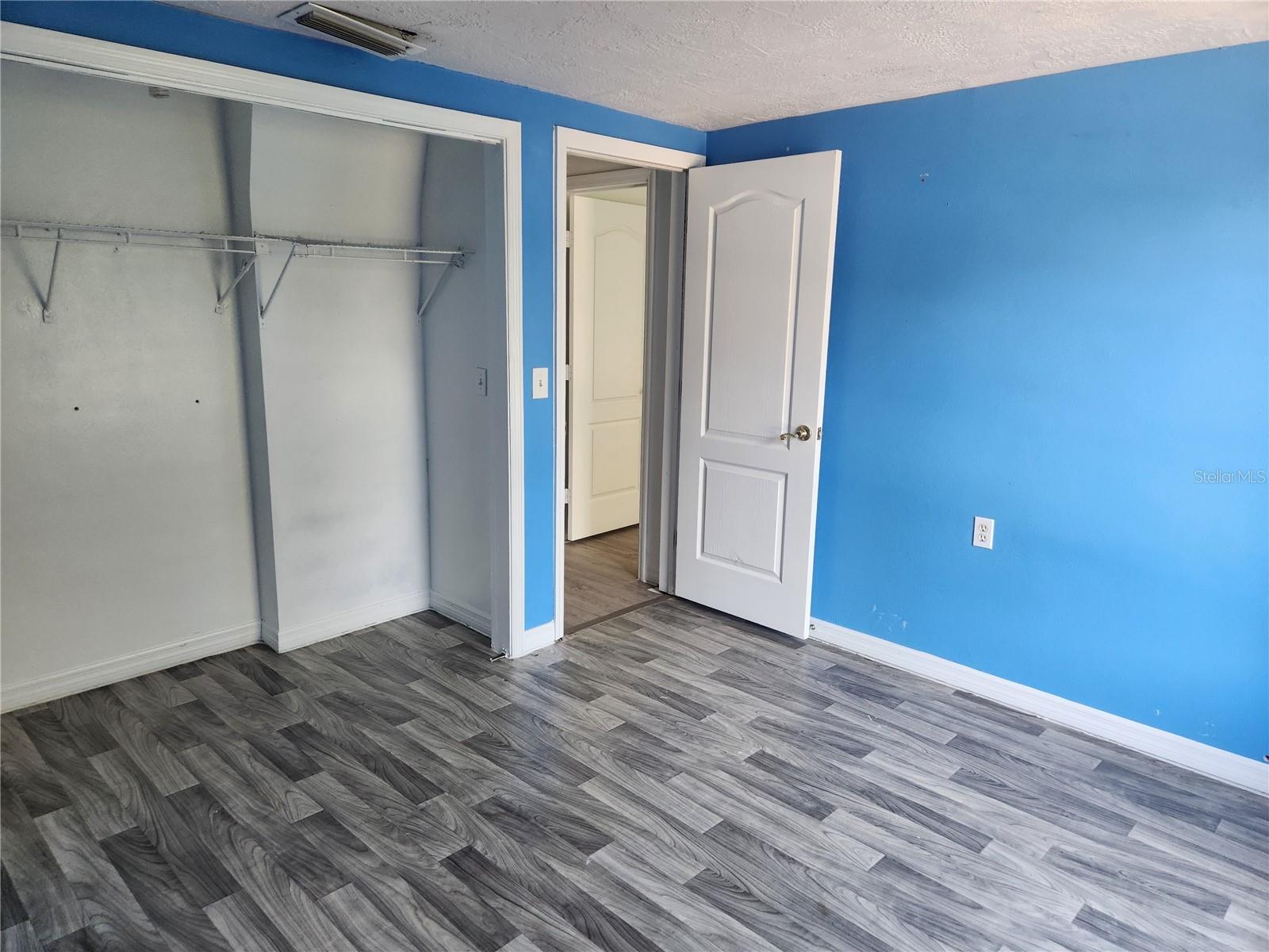 Image 21 of 38 For 11631 Seminole Drive