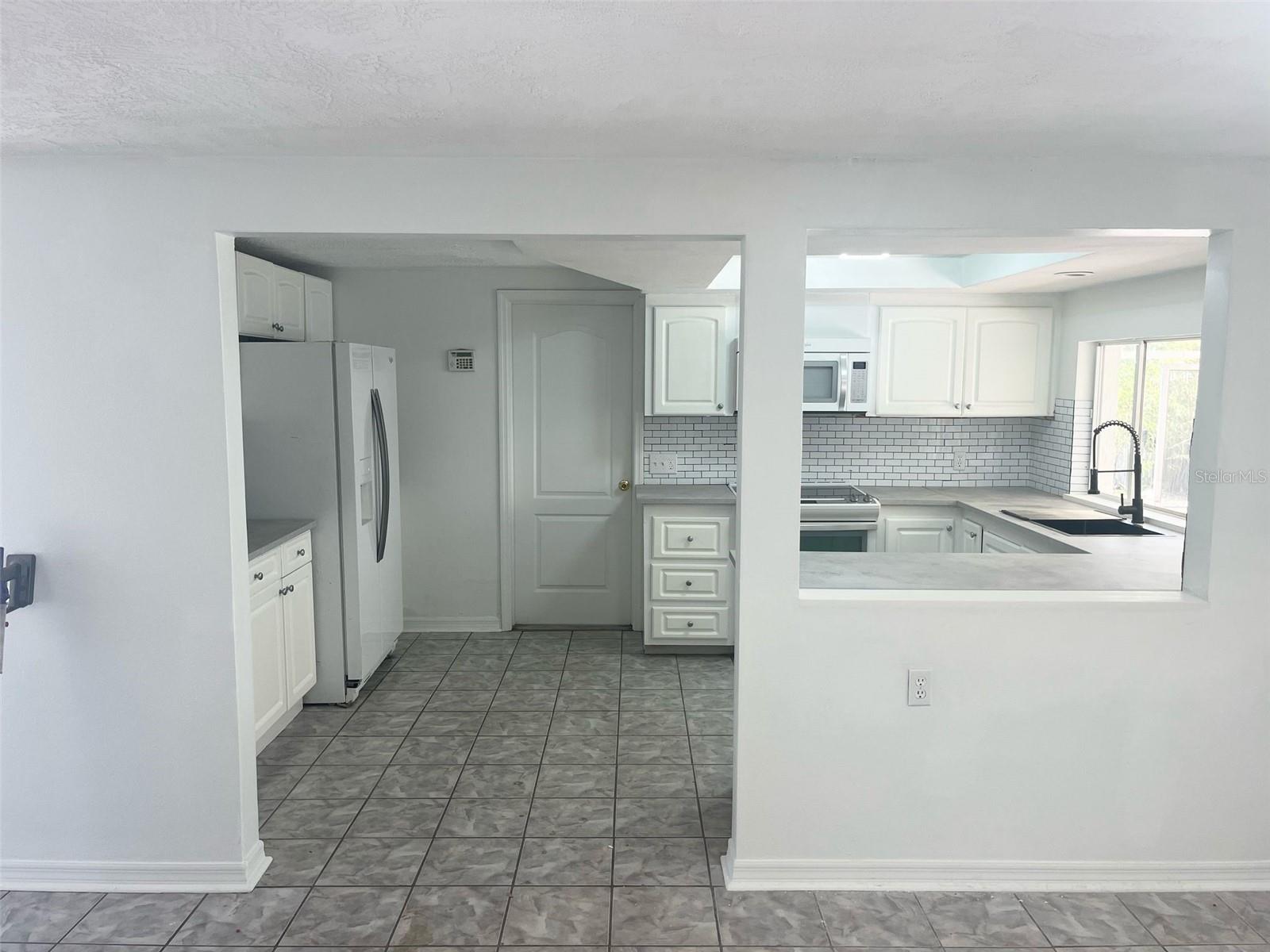 Image 7 of 38 For 11631 Seminole Drive
