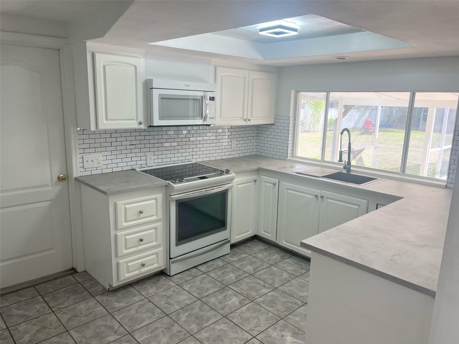 Image 8 of 38 For 11631 Seminole Drive