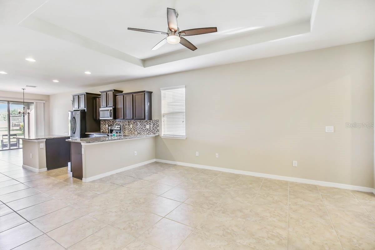 Image 10 of 23 For 6428 Yellow Buckeye Drive