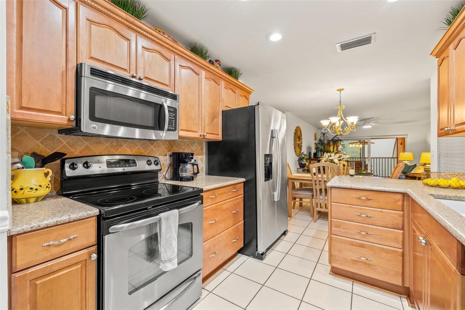 Listing photo id 8 for 7310 Sunshine Skyway Lane S 219
