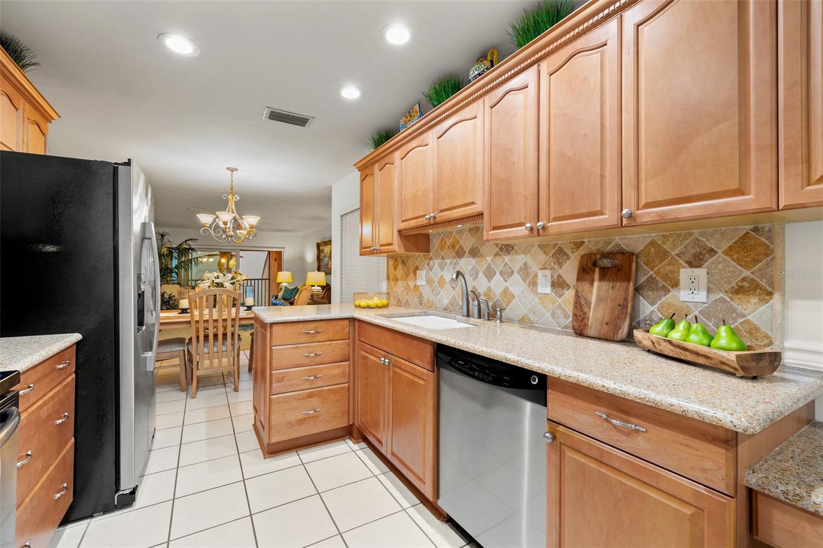 Listing photo id 10 for 7310 Sunshine Skyway Lane S 219