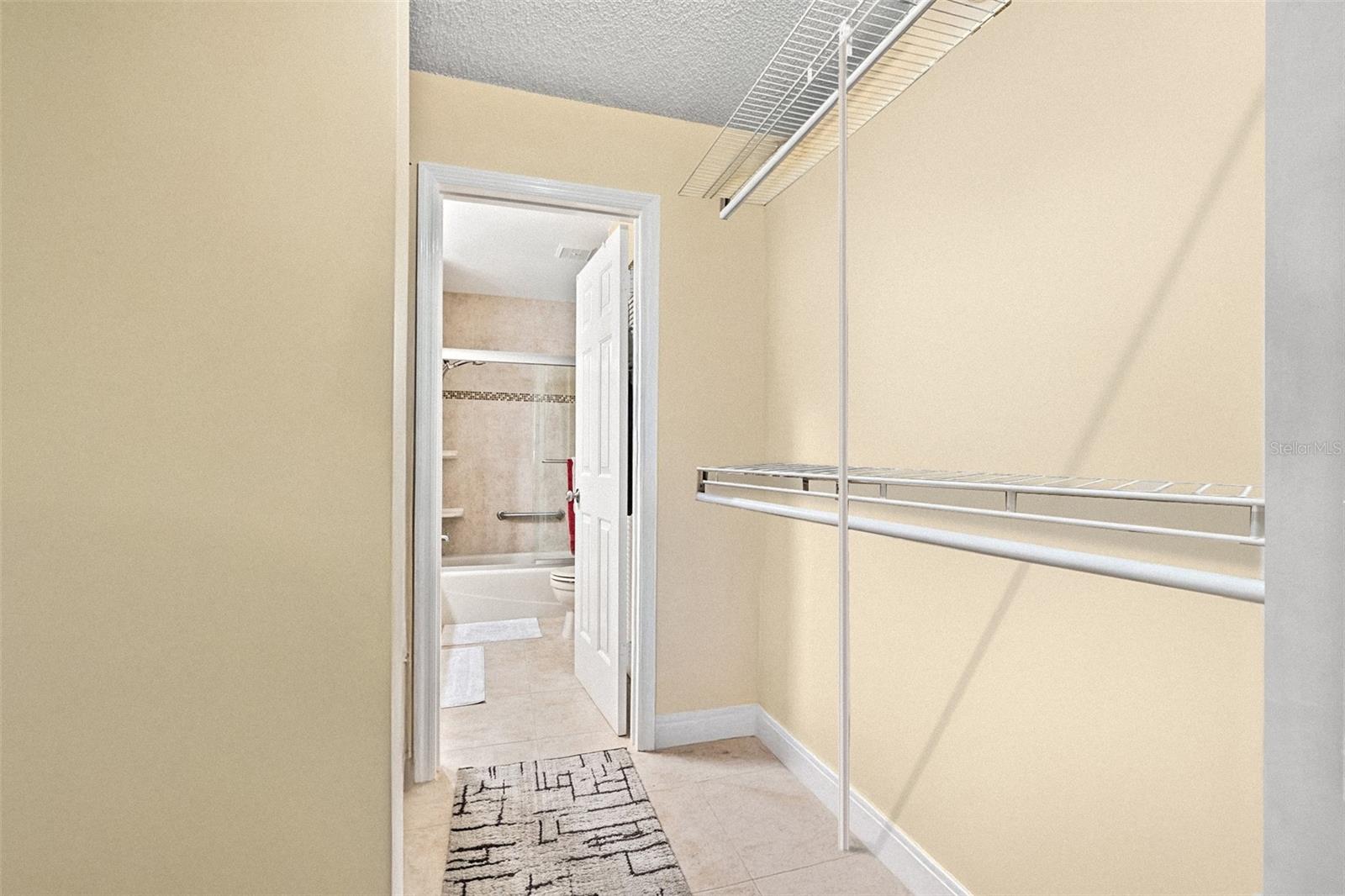 Listing photo id 17 for 7310 Sunshine Skyway Lane S 219