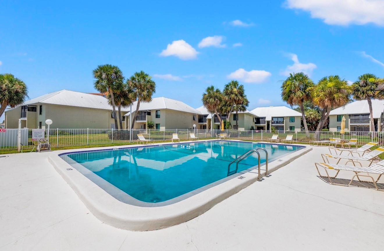 Listing photo id 27 for 7310 Sunshine Skyway Lane S 219