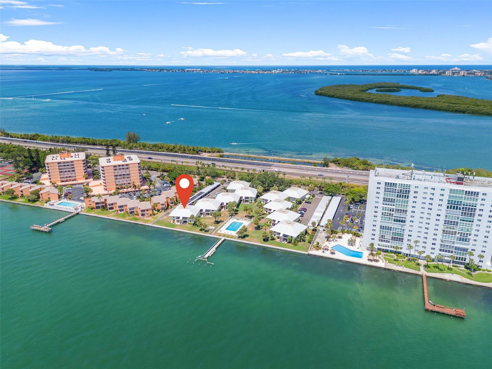 Listing photo id 34 for 7310 Sunshine Skyway Lane S 219