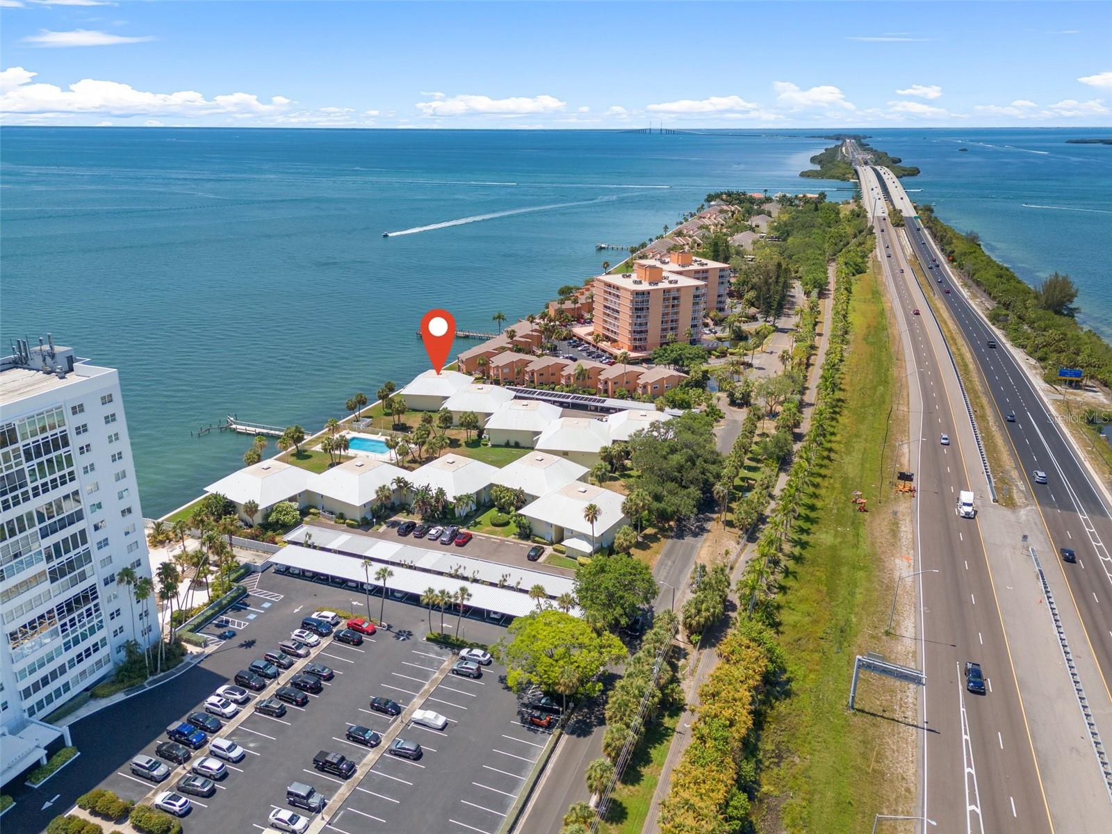 Listing photo id 37 for 7310 Sunshine Skyway Lane S 219