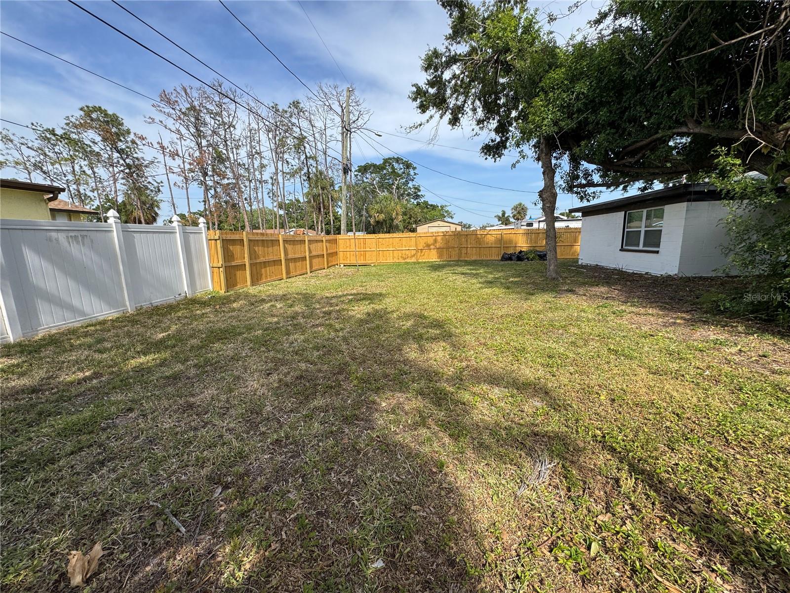 Image 18 of 36 For 5911 63rd Terrace N