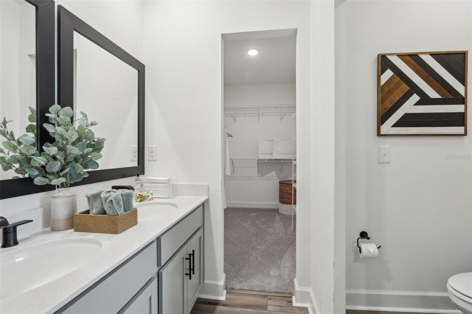 Image 7 of 16 For 1497 Laredo Avenue