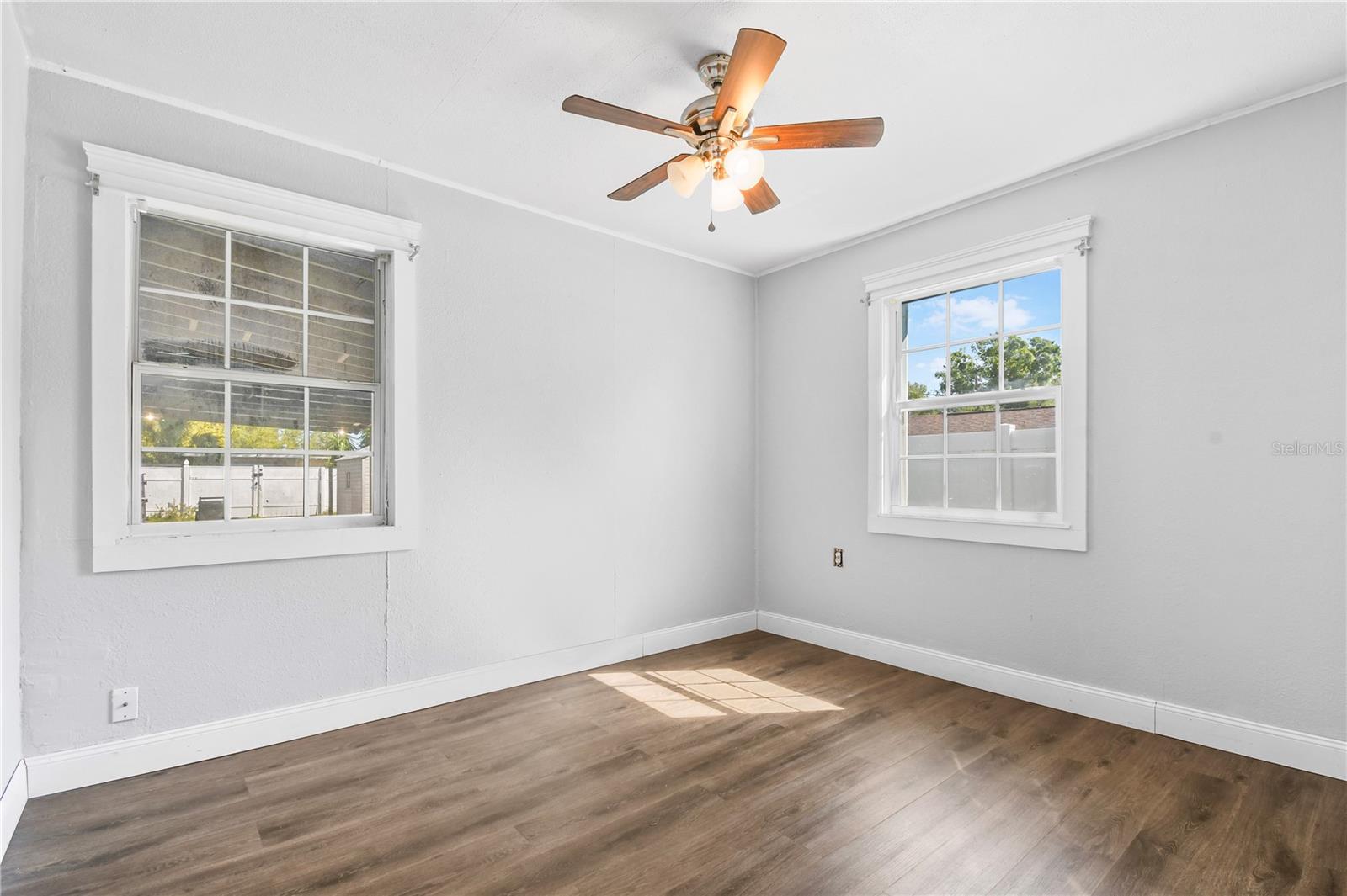 Image 11 of 37 For 2869 36th Avenue N