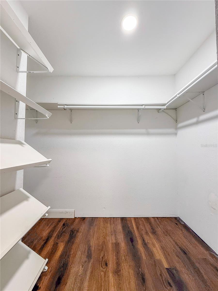 Image 21 of 37 For 2869 36th Avenue N