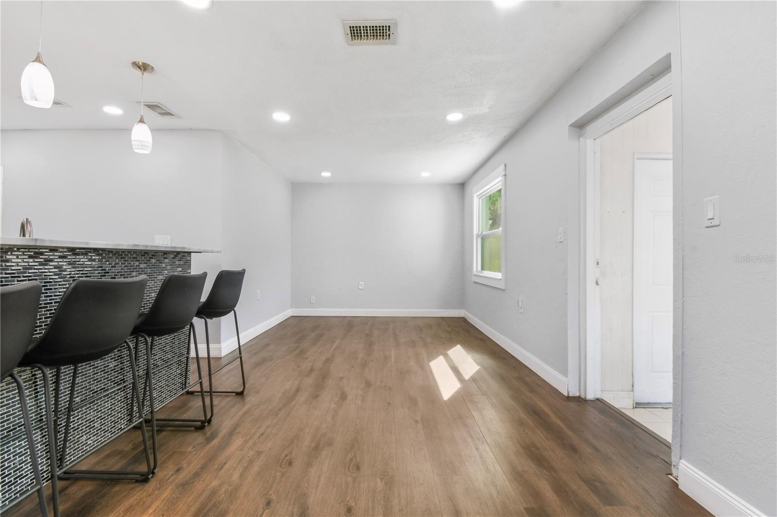Image 3 of 37 For 2869 36th Avenue N