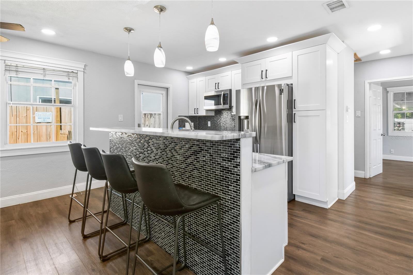 Image 4 of 37 For 2869 36th Avenue N