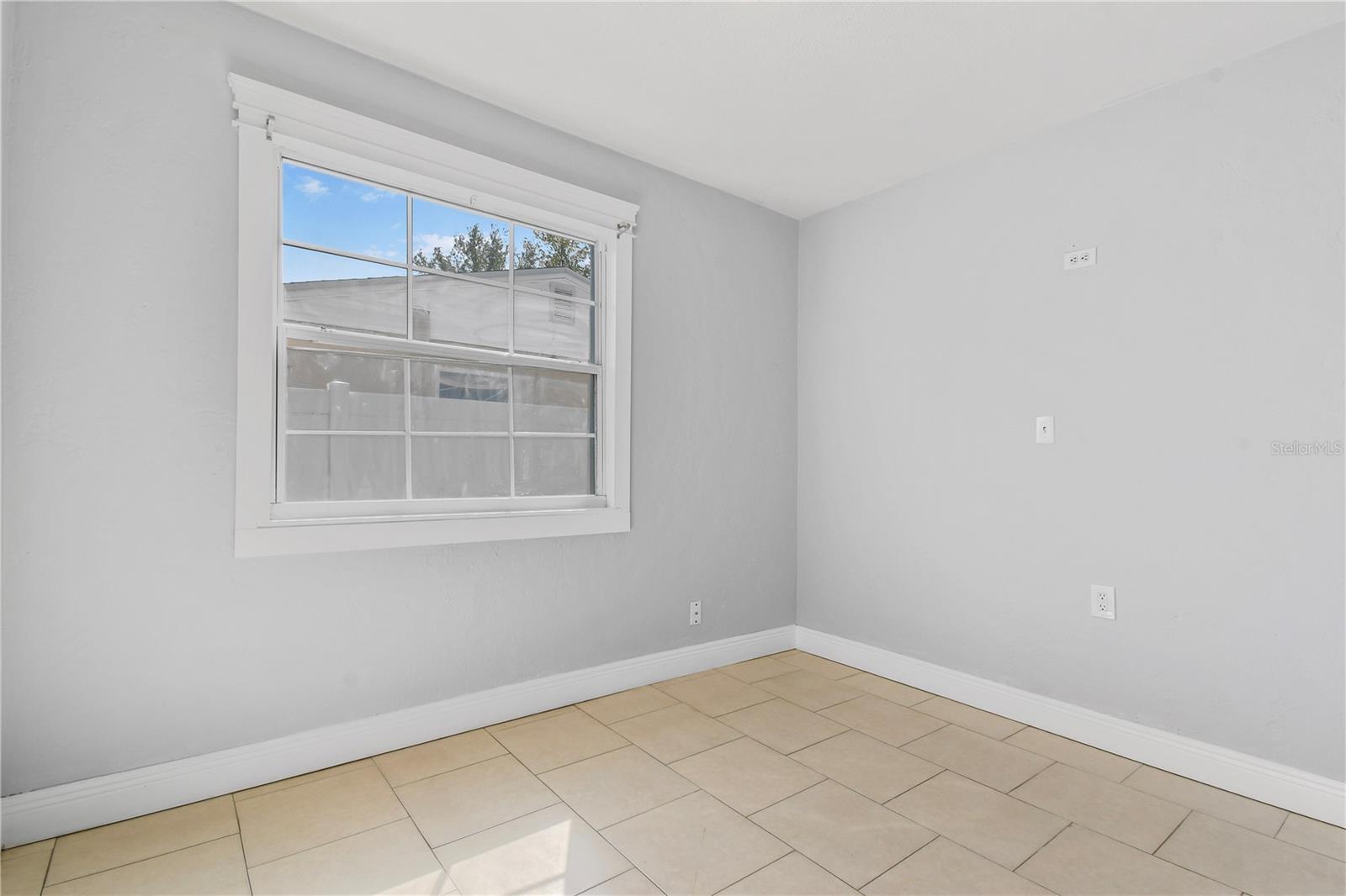 Image 8 of 37 For 2869 36th Avenue N