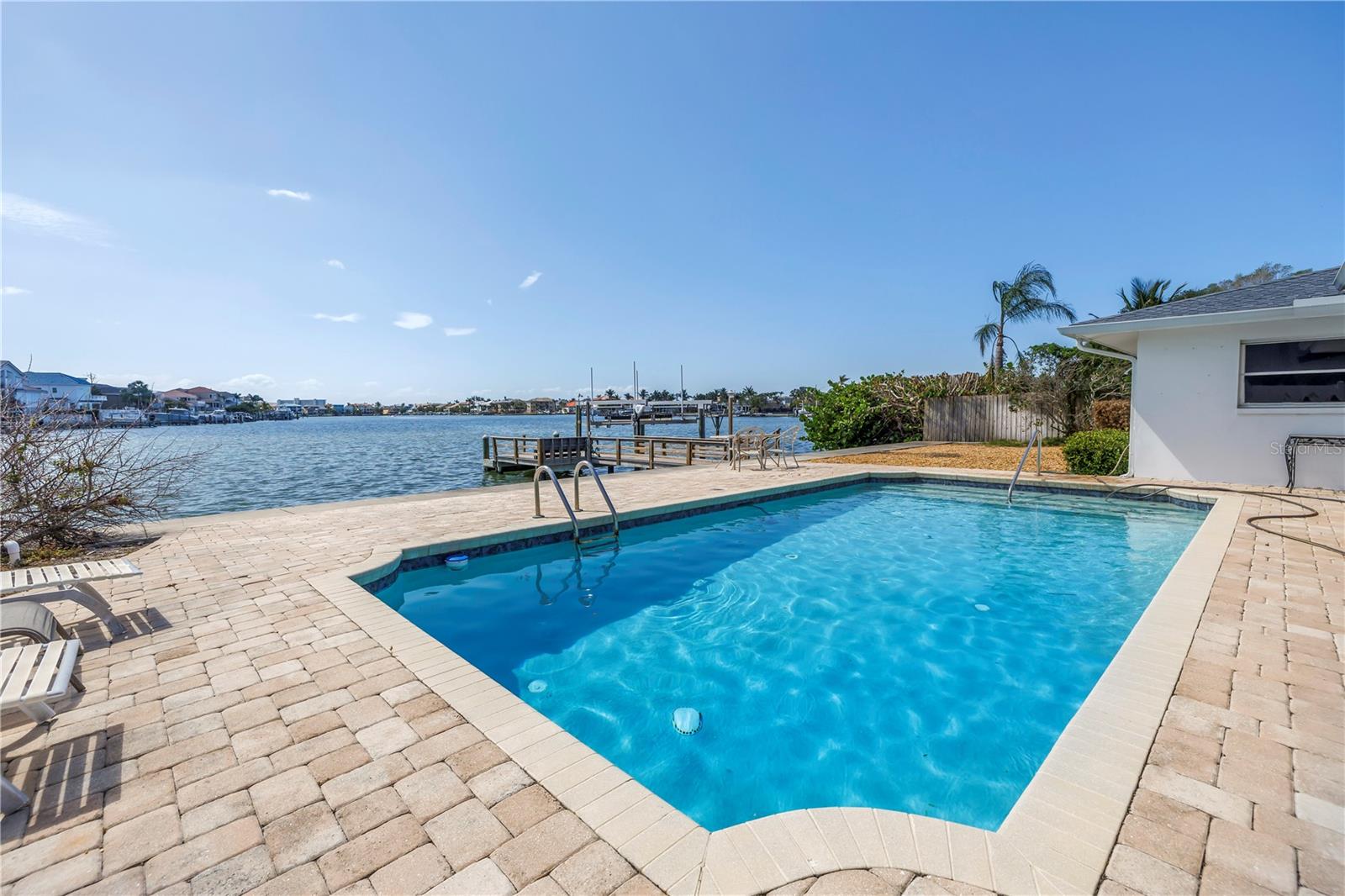 Image 9 of 16 For 2140 Dolphin Boulevard S