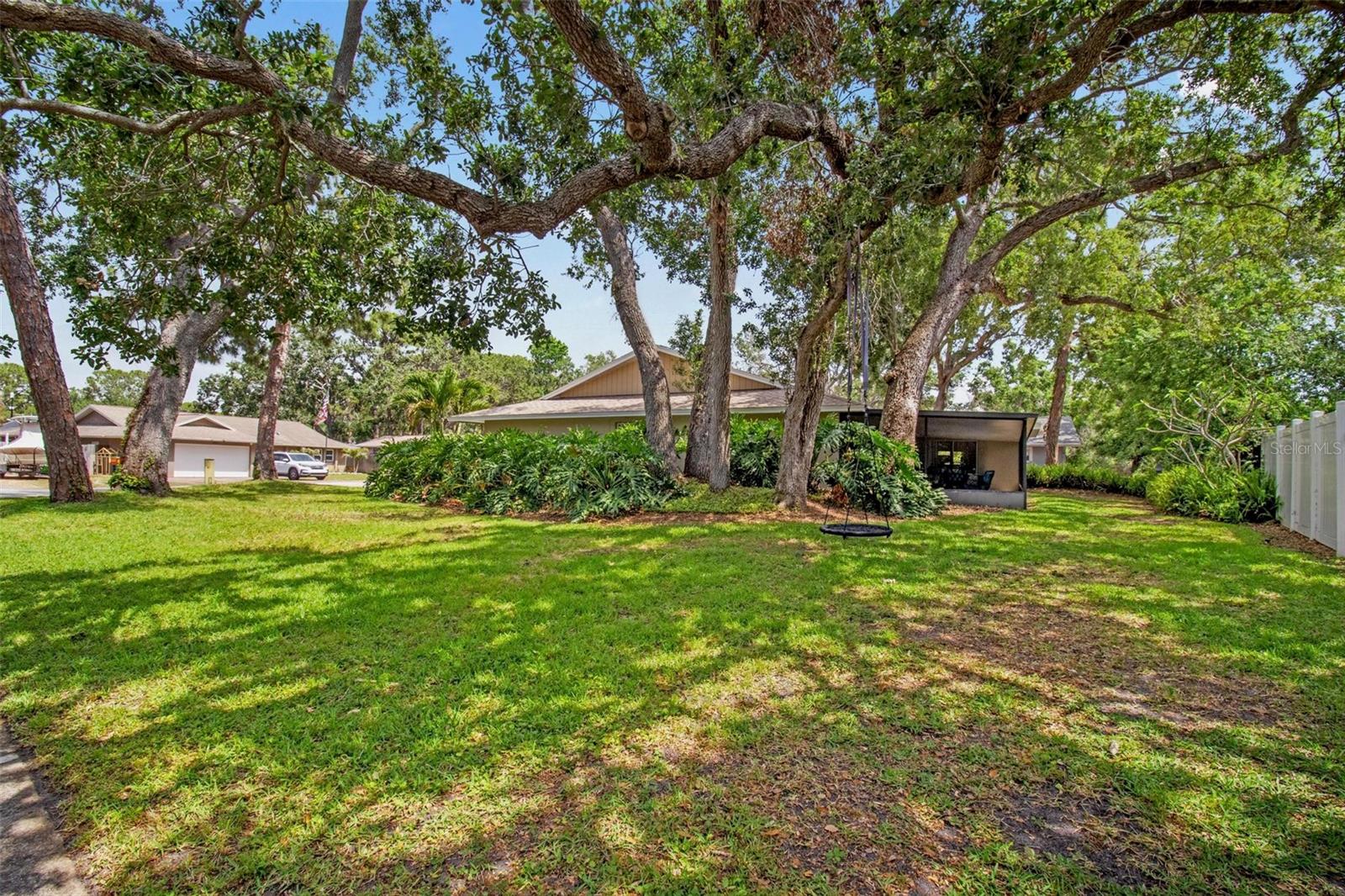 Image 37 of 42 For 5600 Bay Pines Lakes Boulevard