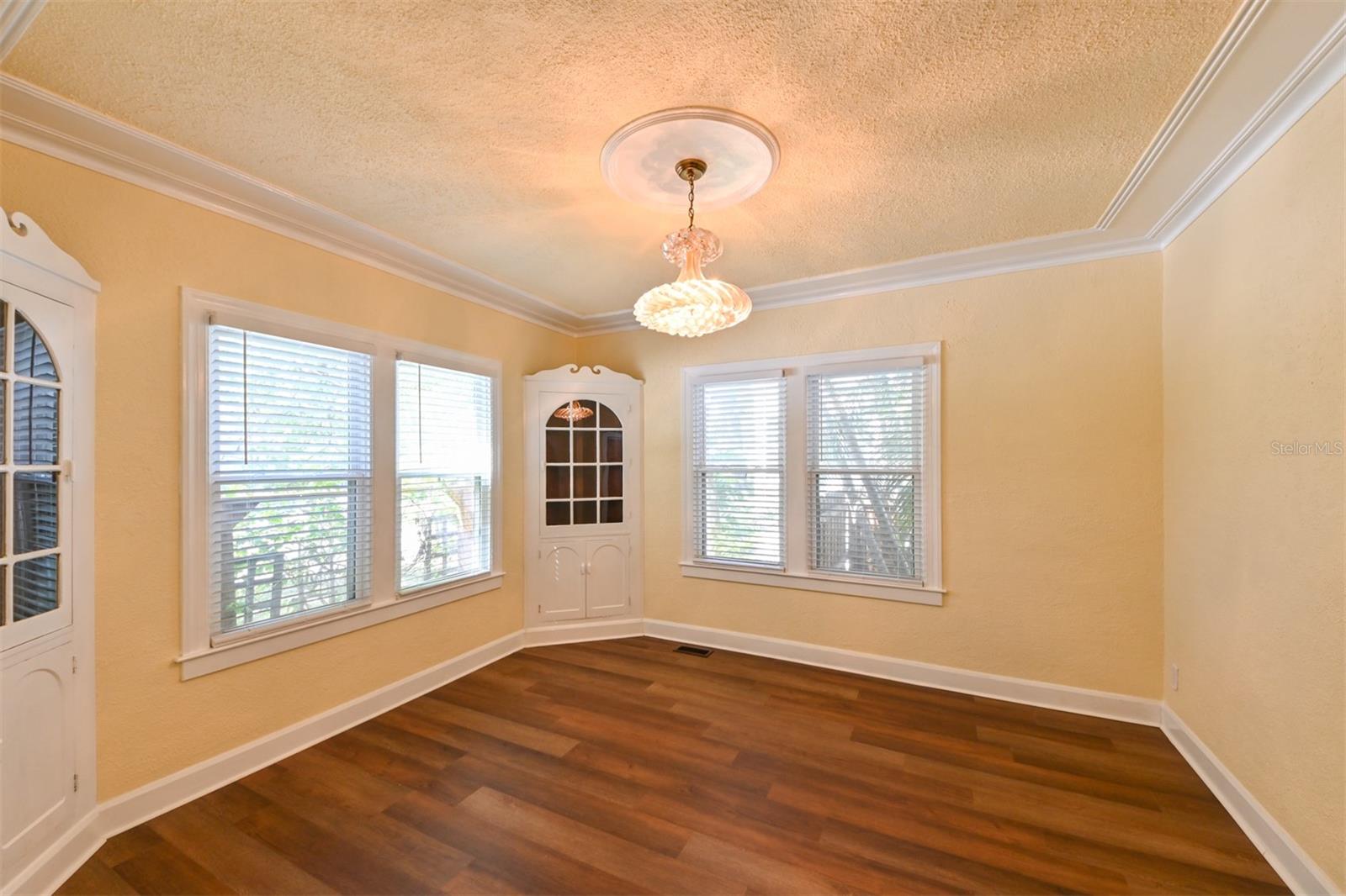 Image 10 of 54 For 101 22nd Avenue N