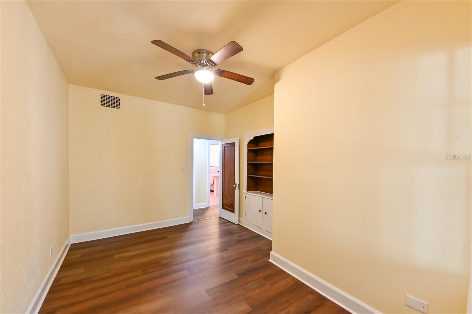 Image 18 of 54 For 101 22nd Avenue N