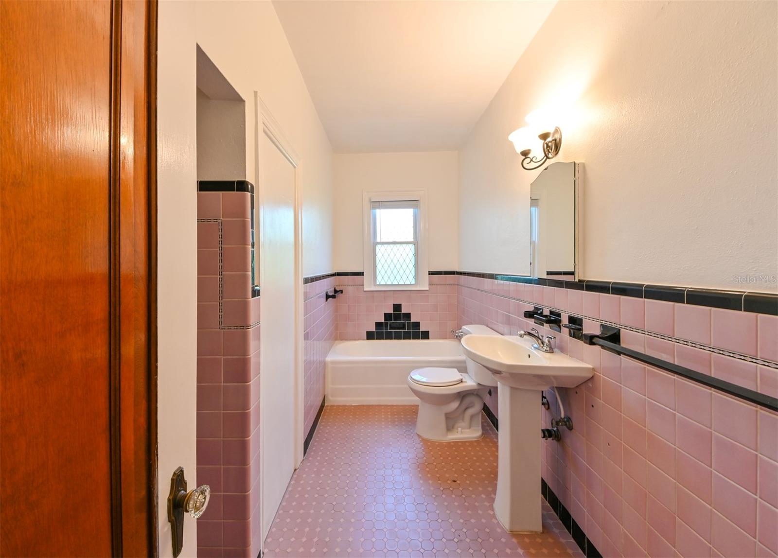 Image 24 of 54 For 101 22nd Avenue N