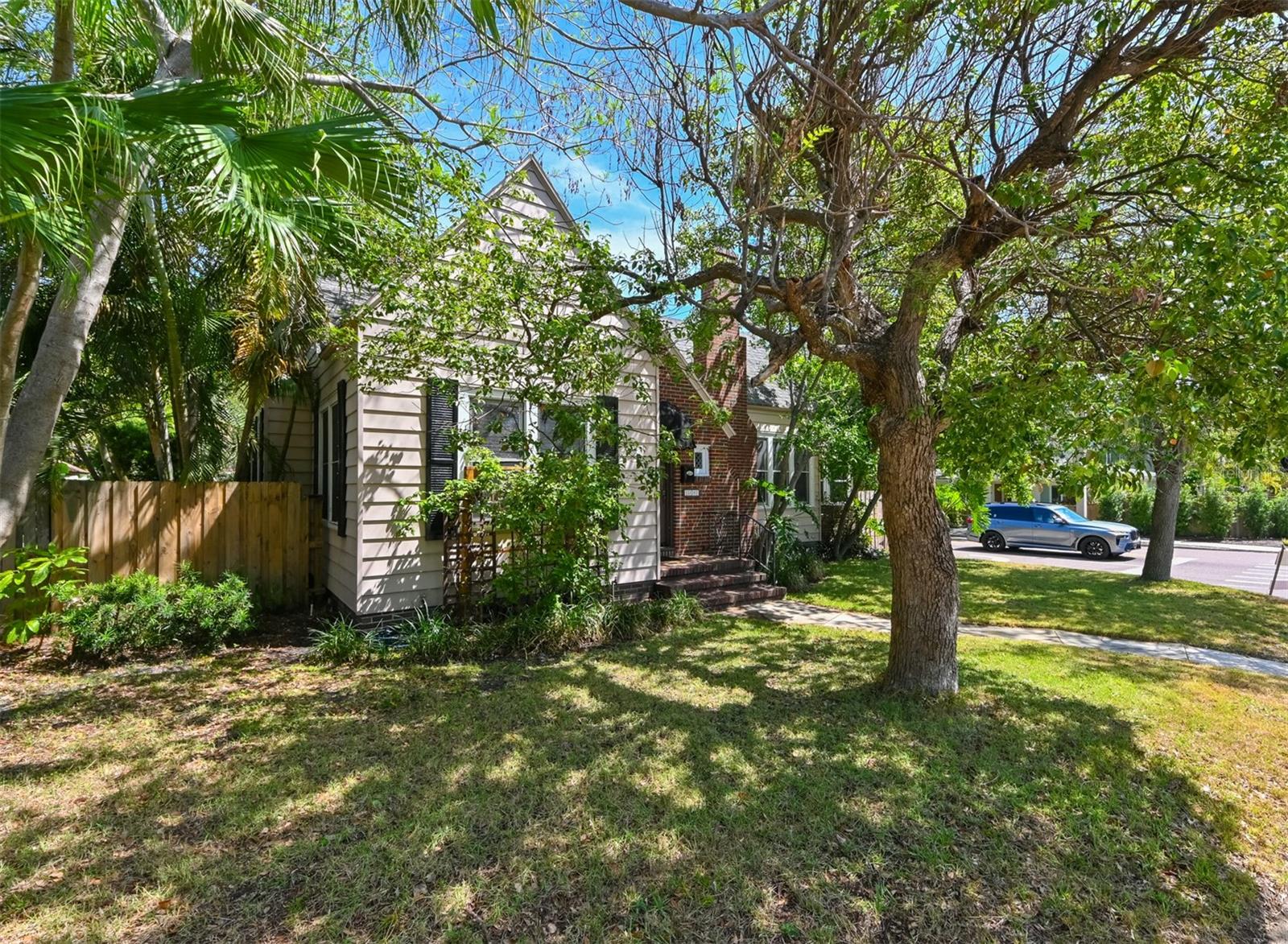 Image 3 of 54 For 101 22nd Avenue N