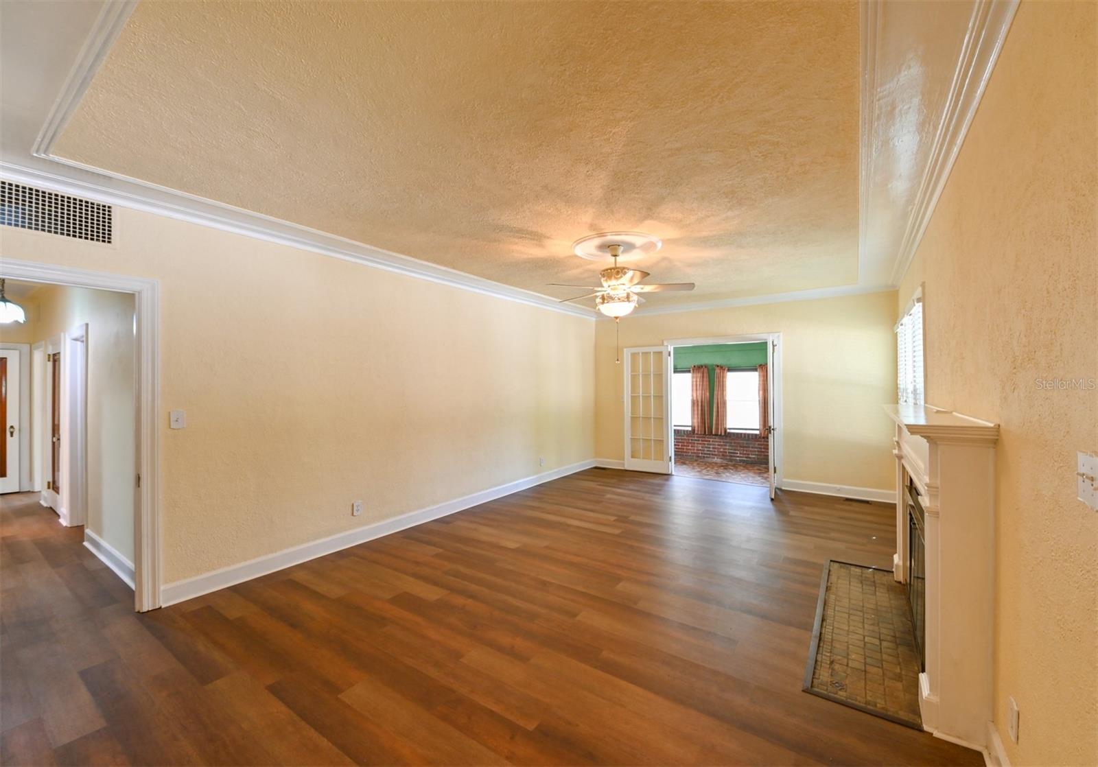 Image 7 of 54 For 101 22nd Avenue N