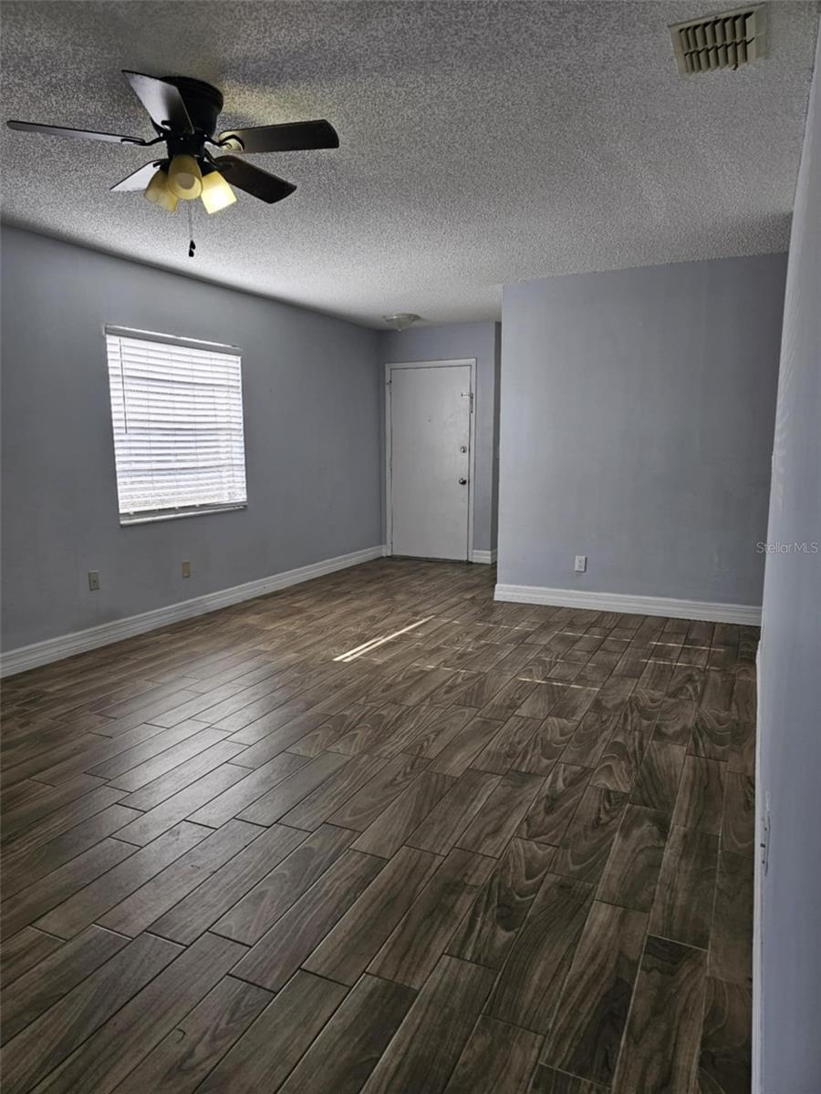 Image 10 of 16 For 4043 La Pasida Lane