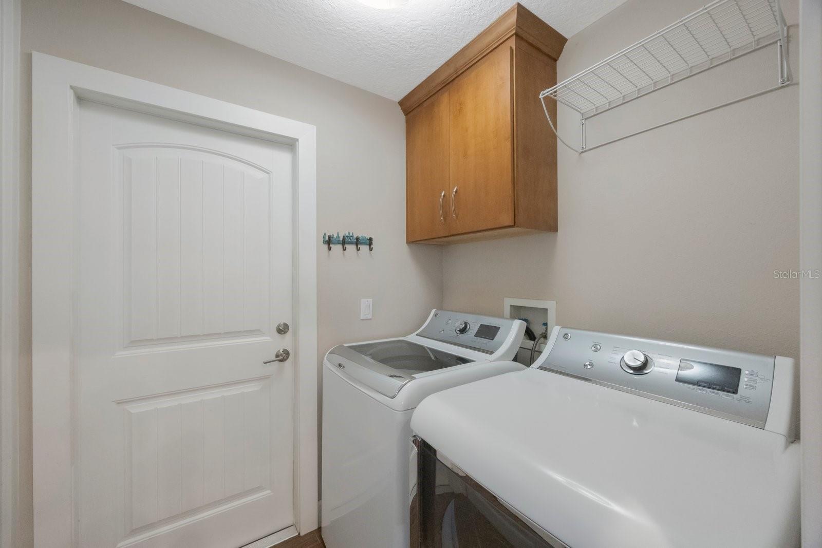 Listing photo id 65 for 826 Christina Circle