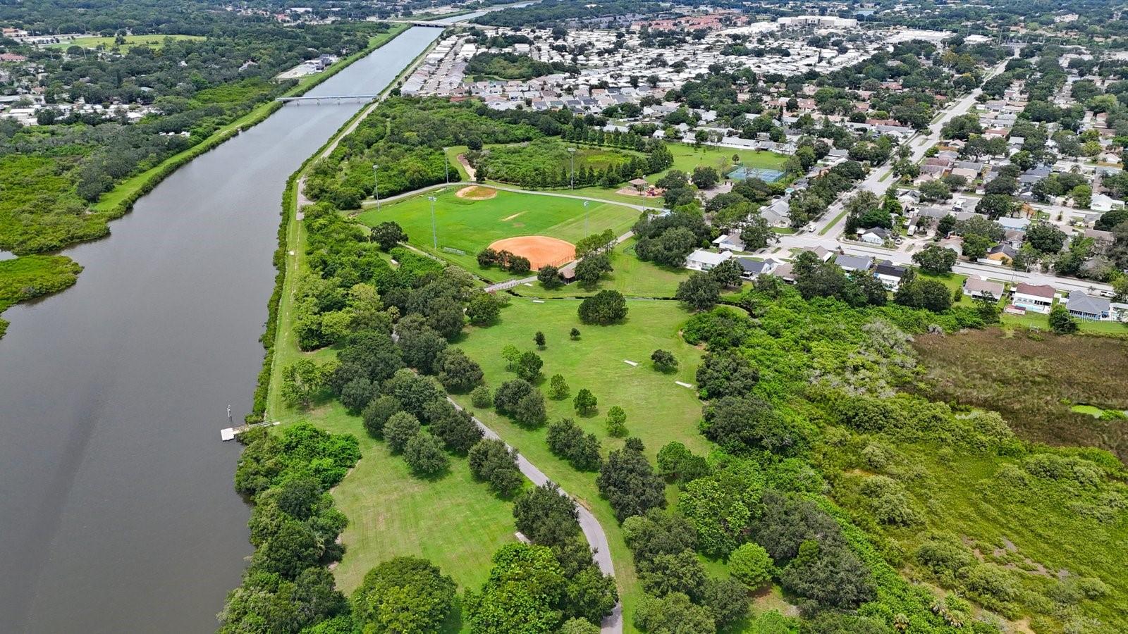Listing photo id 73 for 826 Christina Circle