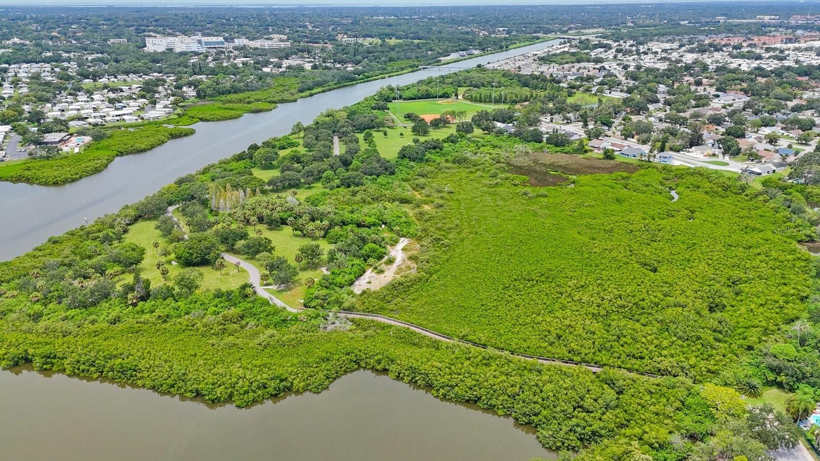 Listing photo id 74 for 826 Christina Circle