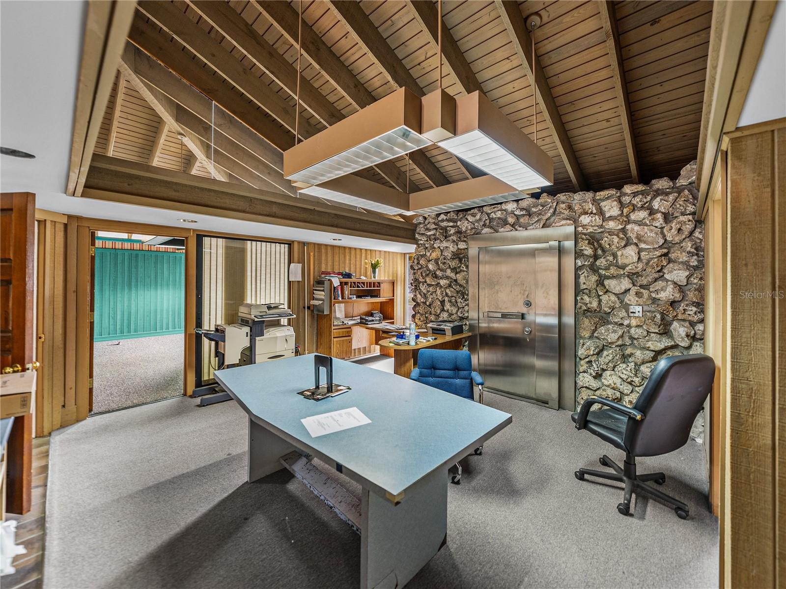 Listing photo id 24 for 13924 7th Street