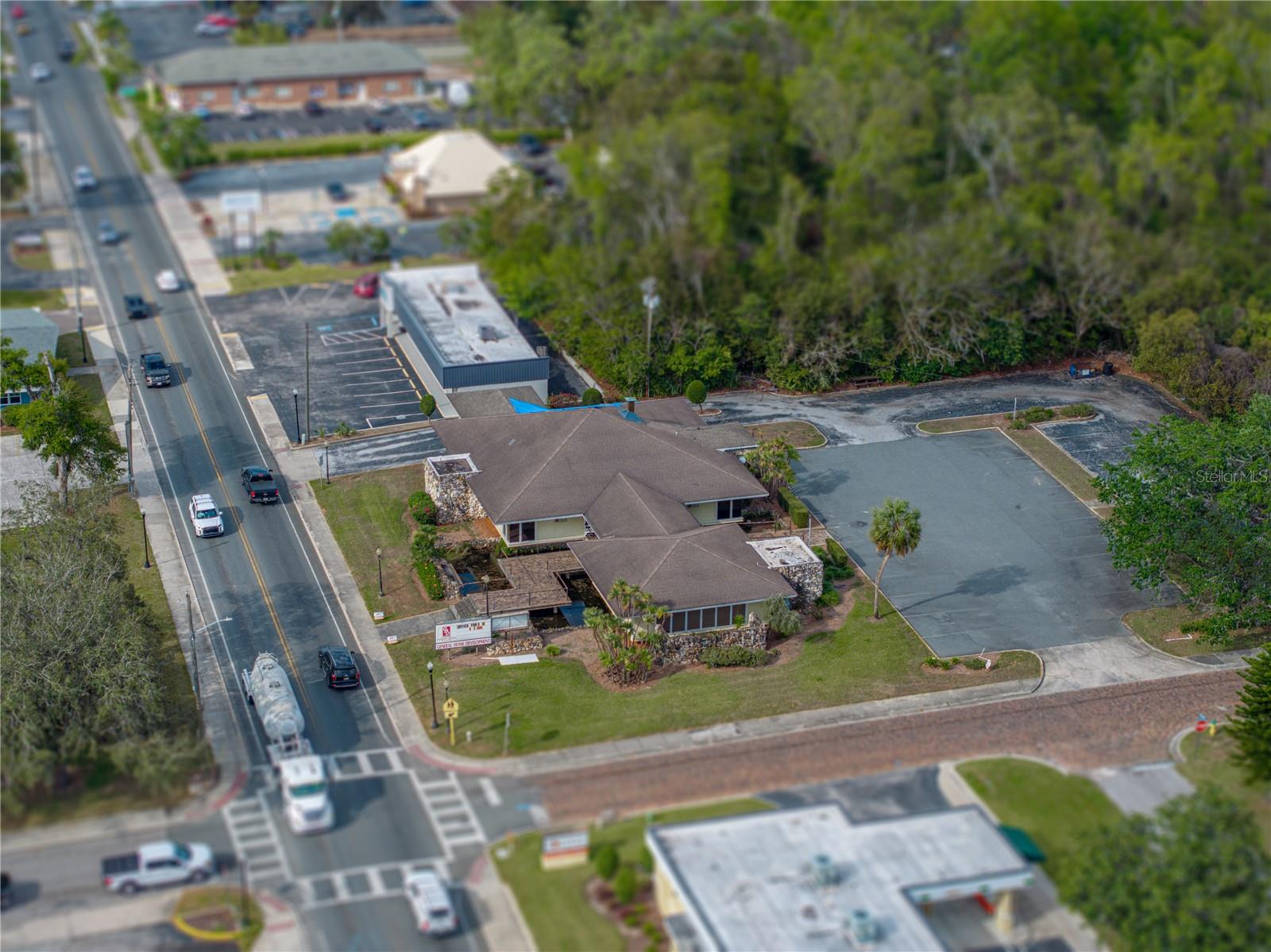 Listing photo id 2 for 13924 7th Street