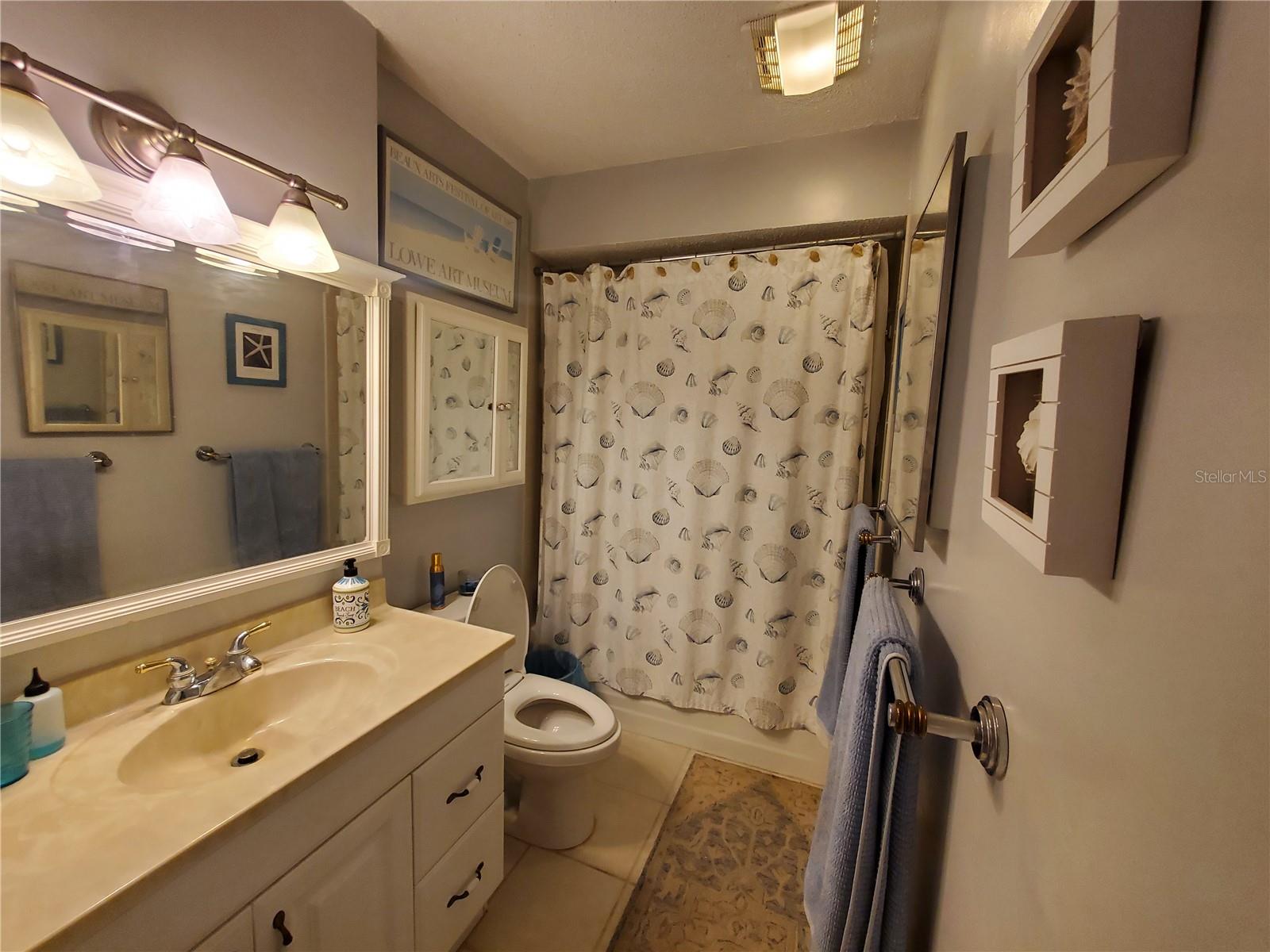 Image 11 of 26 For 1400 Arrowhead Circle W