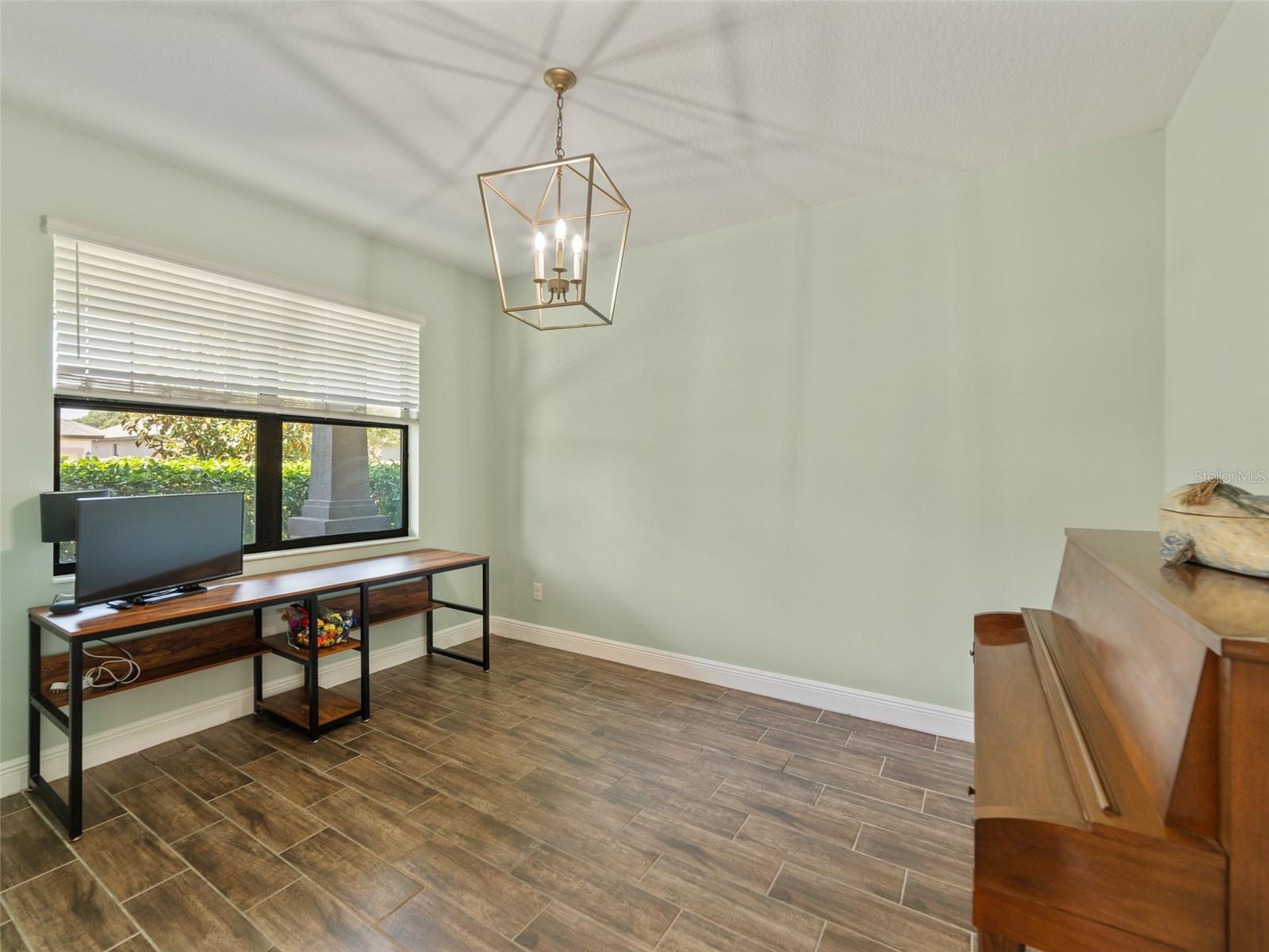 Image 9 of 50 For 1220 Florablu Drive