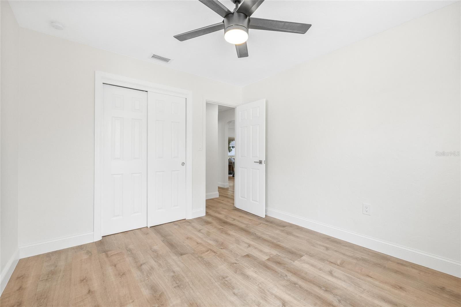 Image 22 of 37 For 1323 48th Avenue N