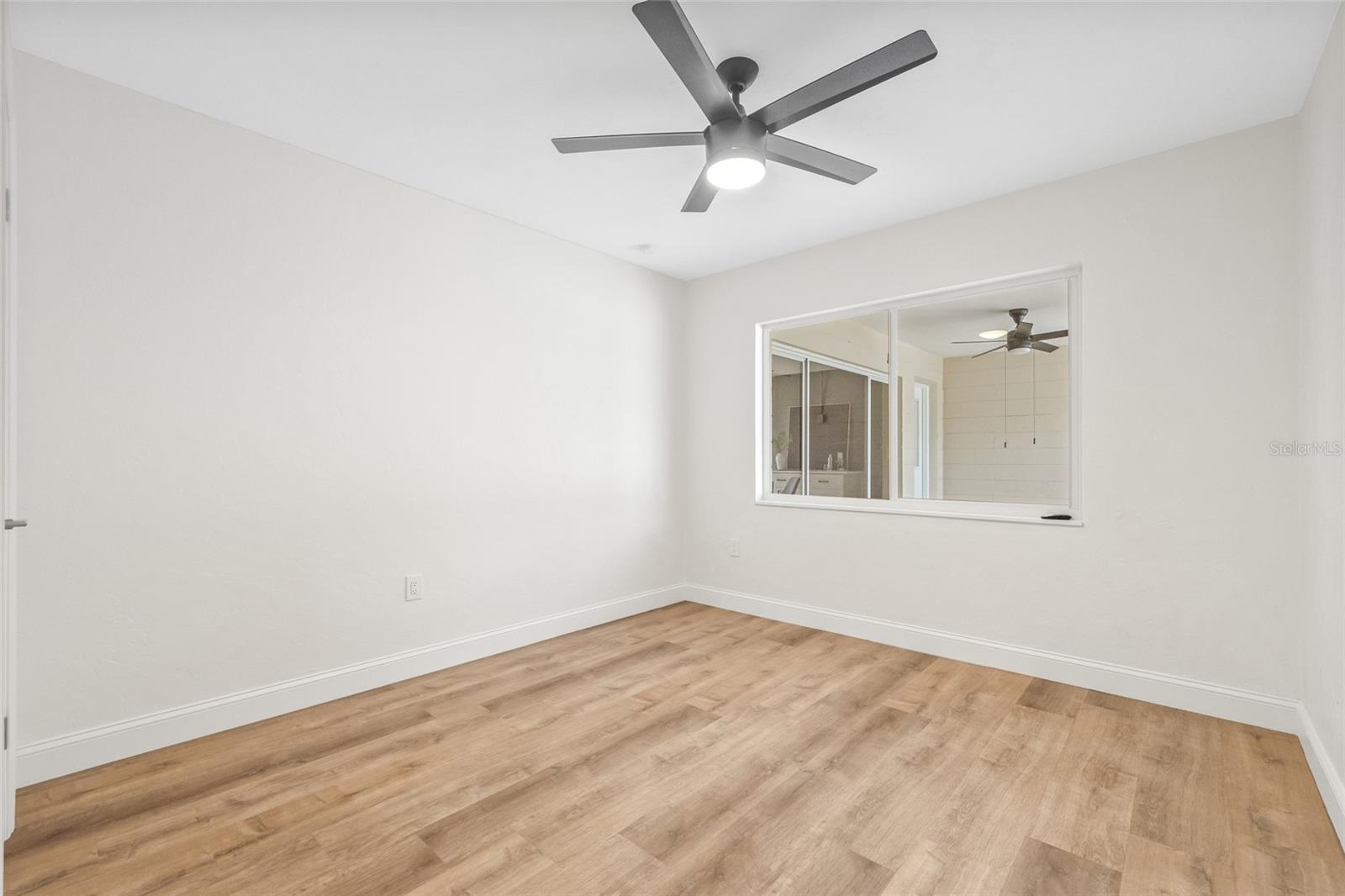 Image 23 of 37 For 1323 48th Avenue N