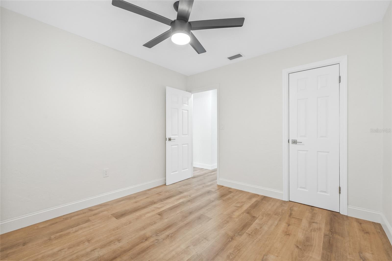 Image 24 of 37 For 1323 48th Avenue N