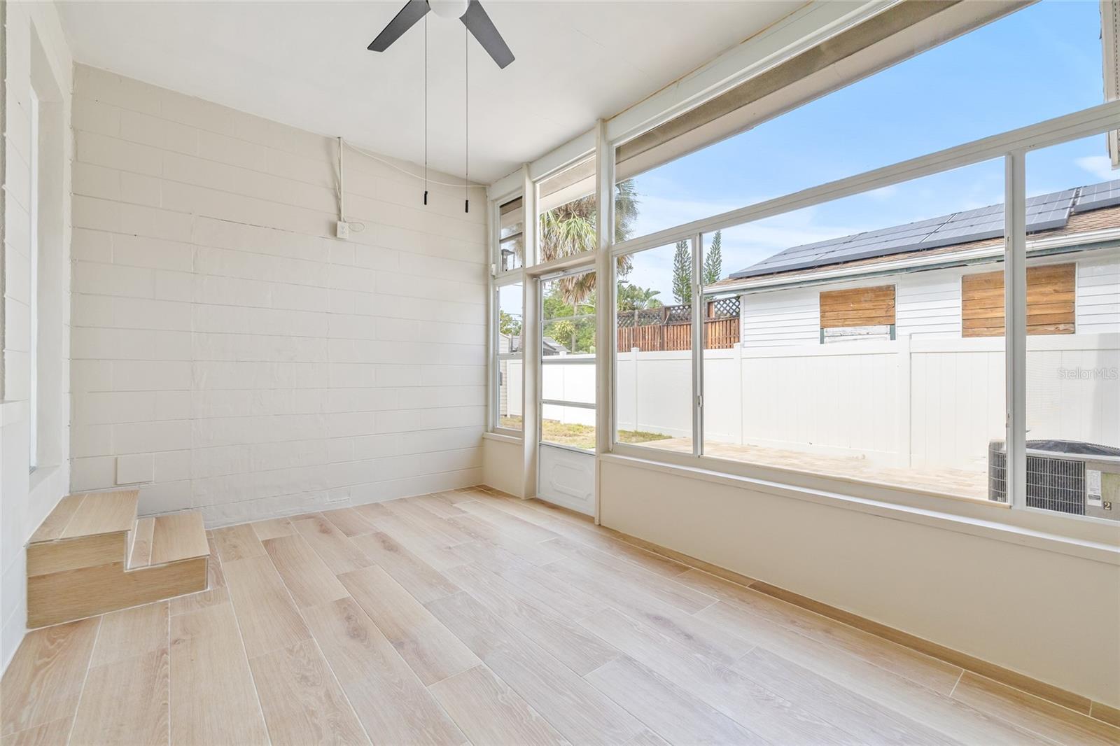 Image 30 of 37 For 1323 48th Avenue N
