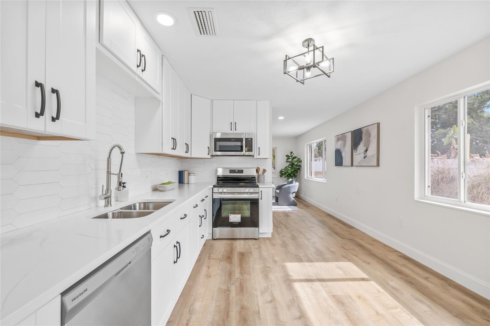 Image 8 of 37 For 1323 48th Avenue N