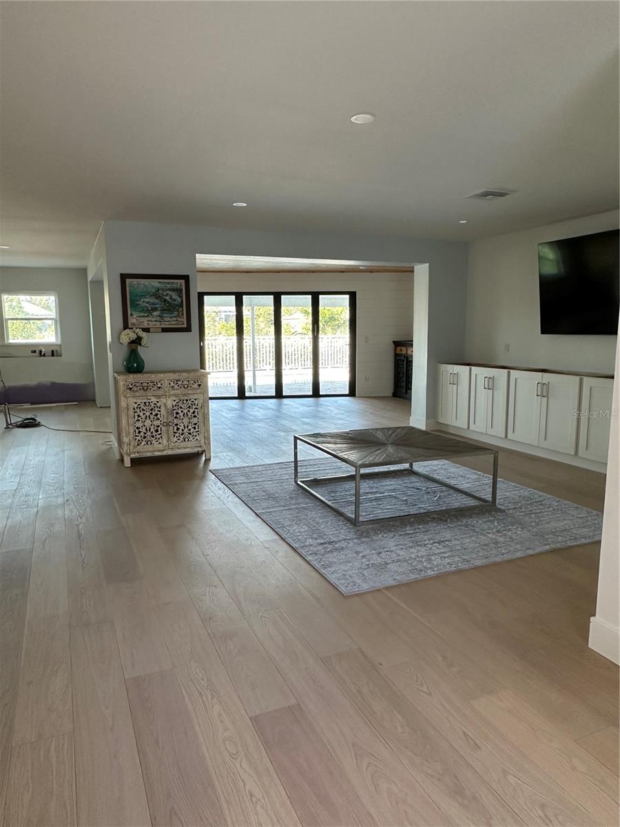 Image 11 of 29 For 320 Capstan Drive