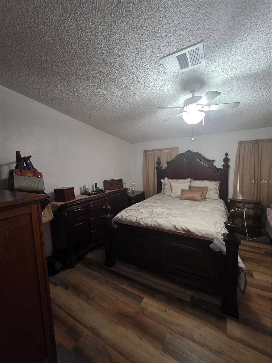 Image 17 of 41 For 16234 Royalton Lane