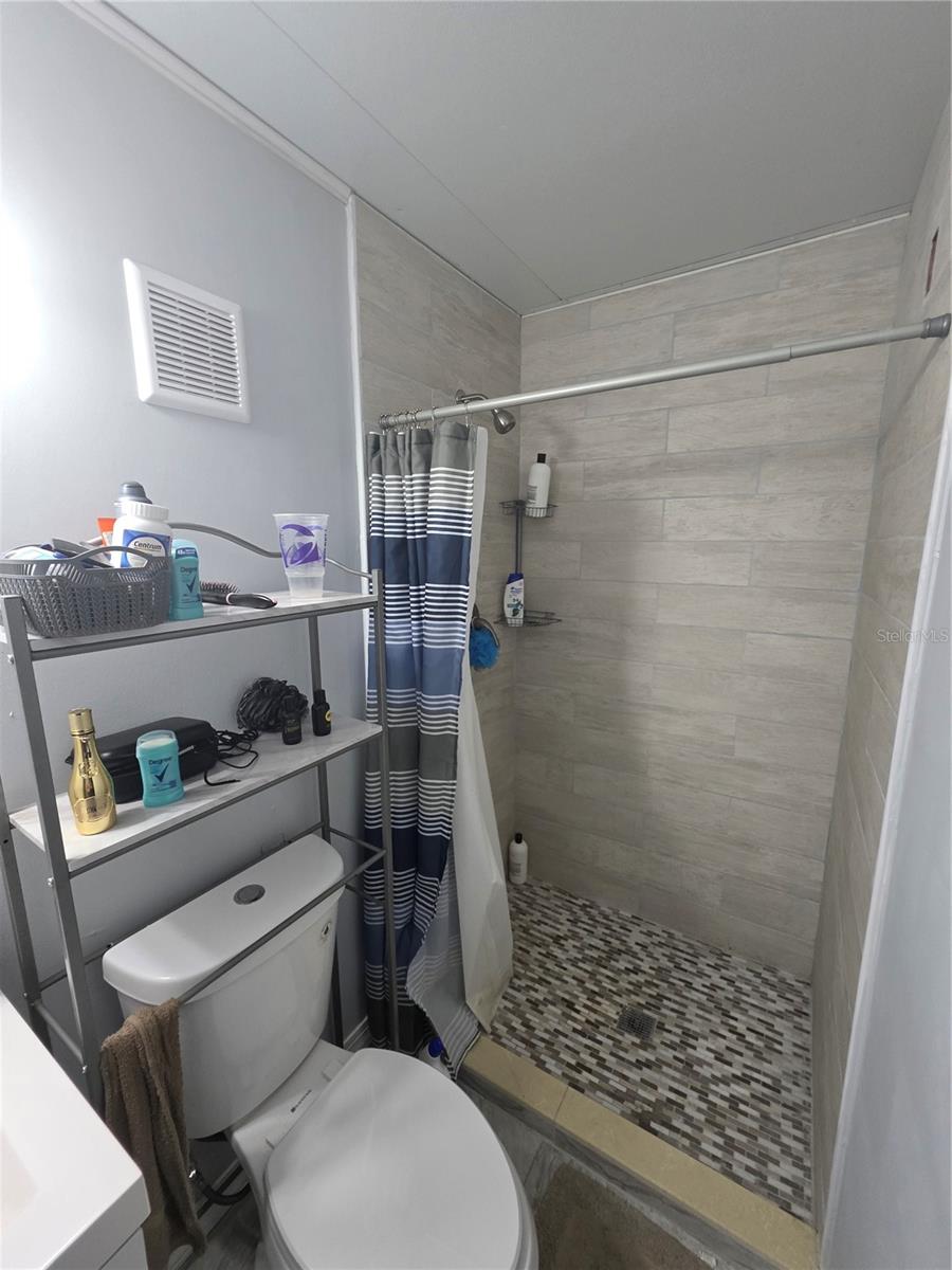 Image 20 of 41 For 16234 Royalton Lane