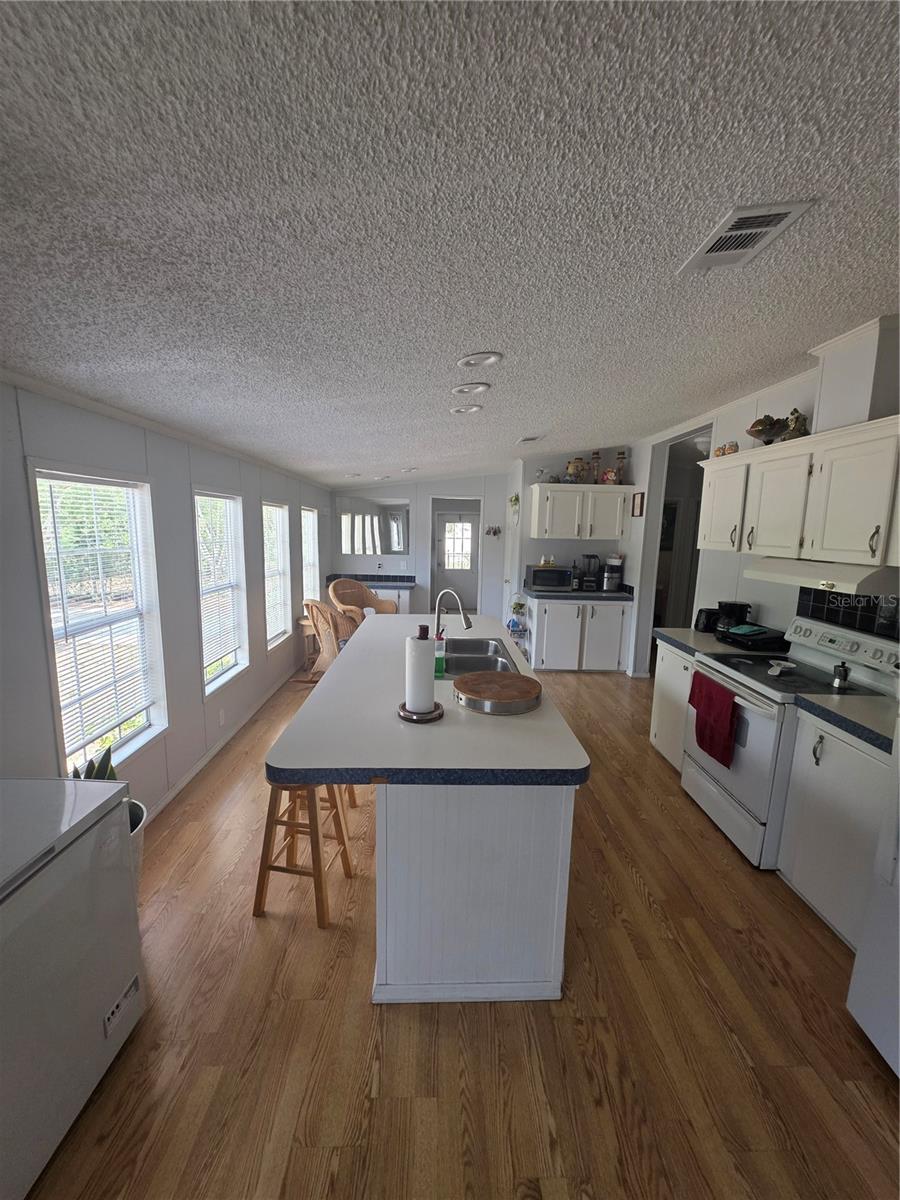 Image 23 of 41 For 16234 Royalton Lane