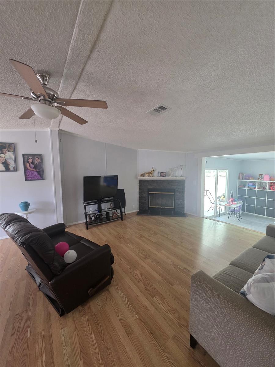 Image 9 of 41 For 16234 Royalton Lane