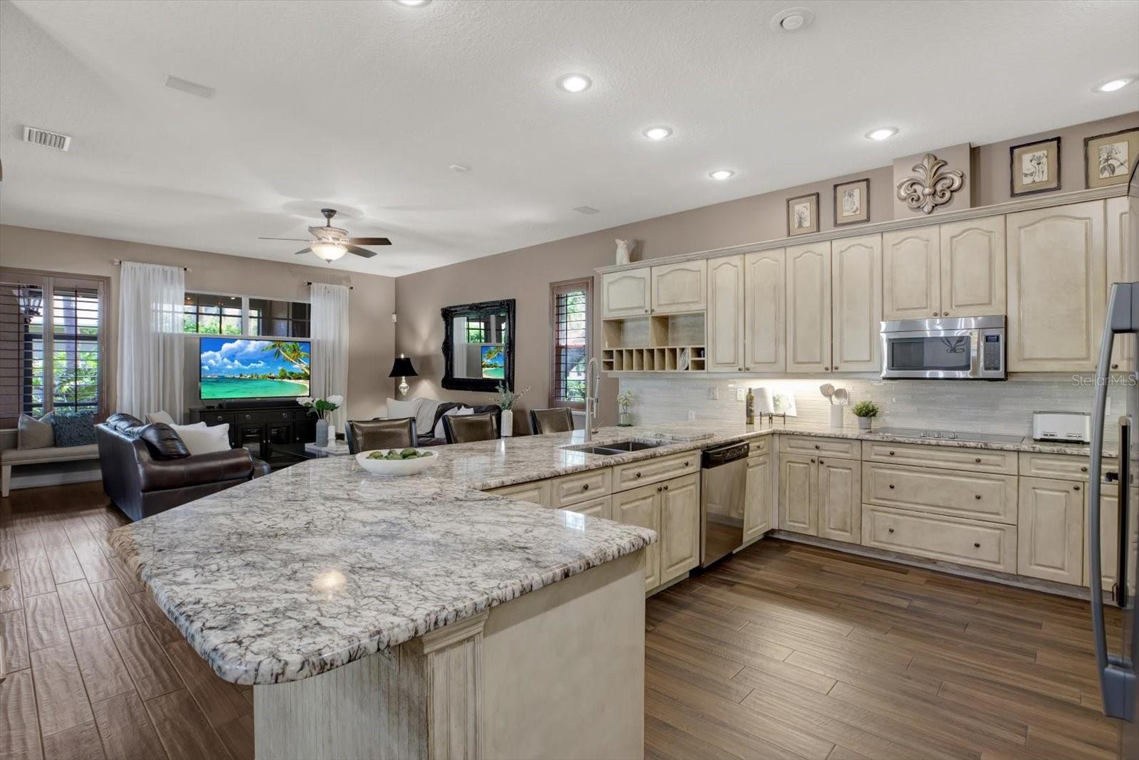Image 16 of 66 For 4085 Arlington Drive