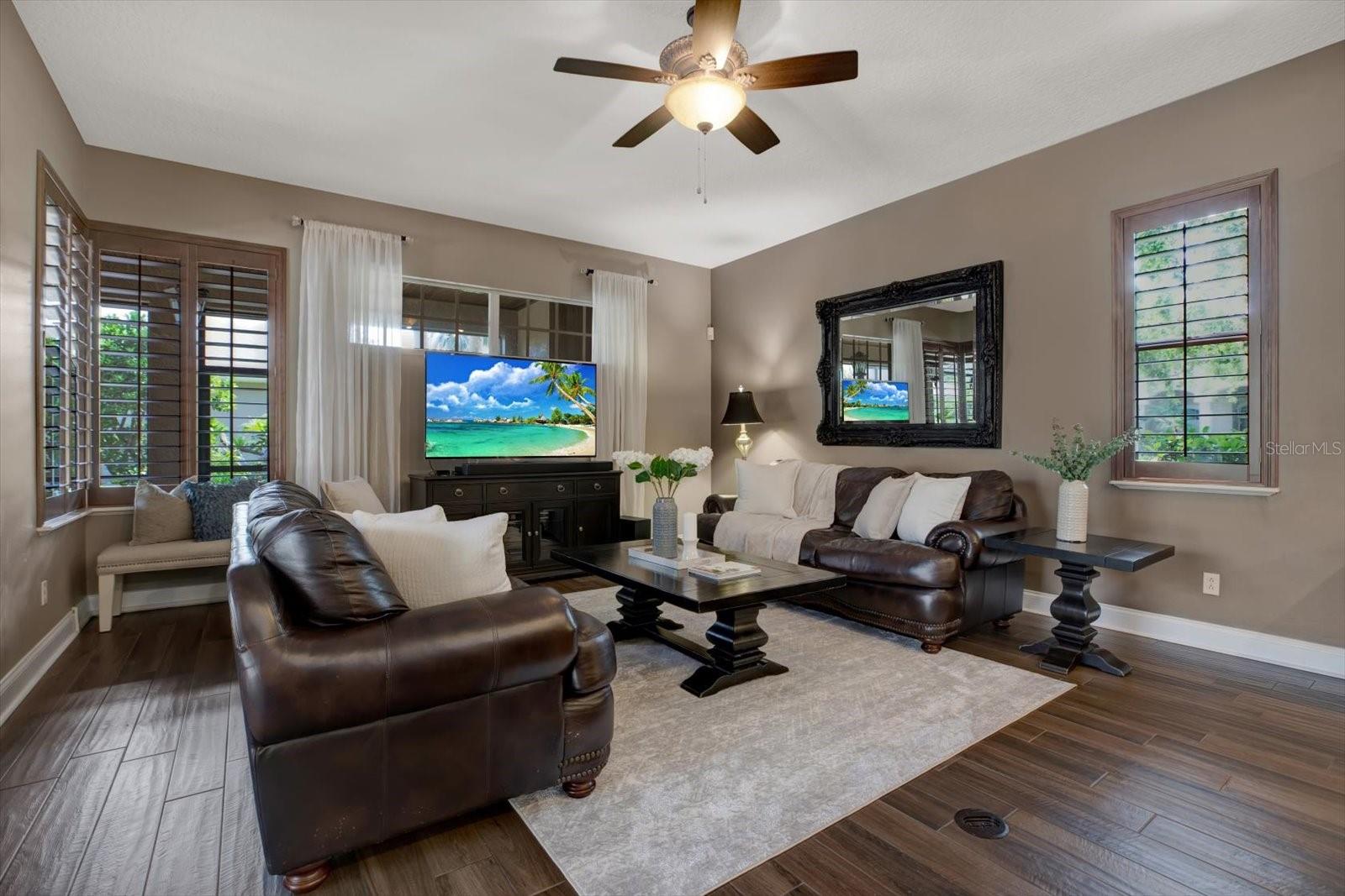 Image 20 of 66 For 4085 Arlington Drive