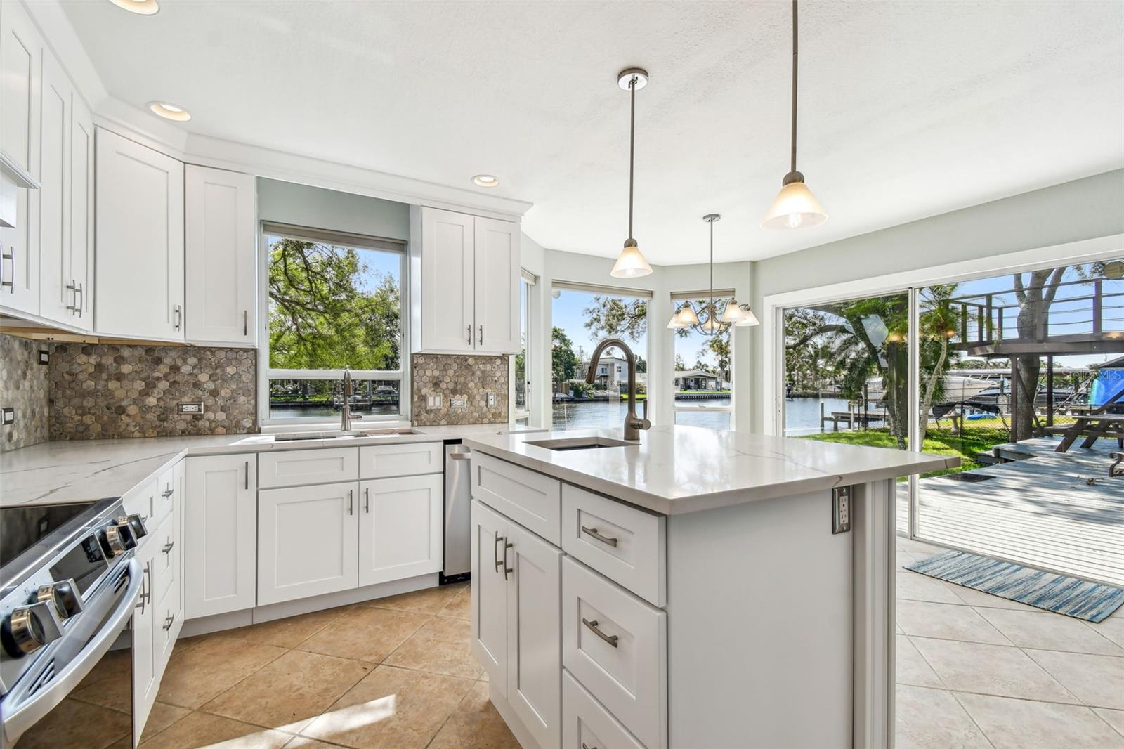 Image 11 of 39 For 9265 Treasure Ln Ne