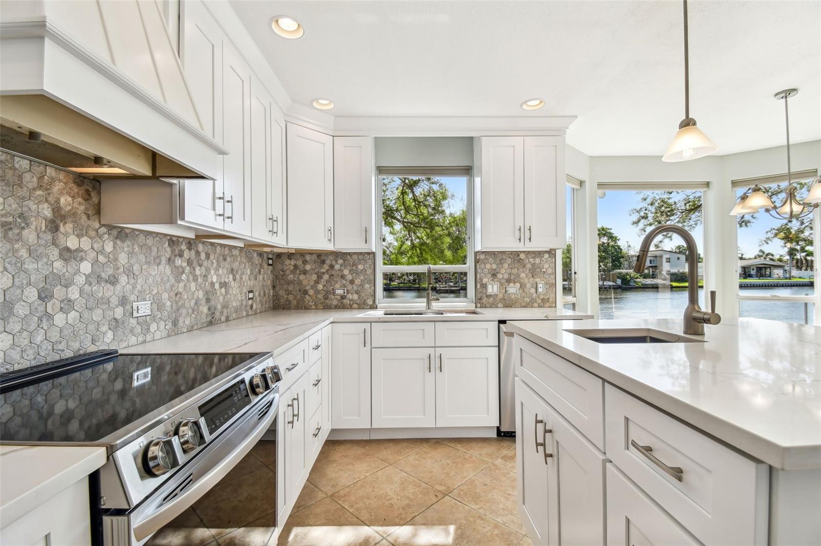 Image 12 of 39 For 9265 Treasure Ln Ne
