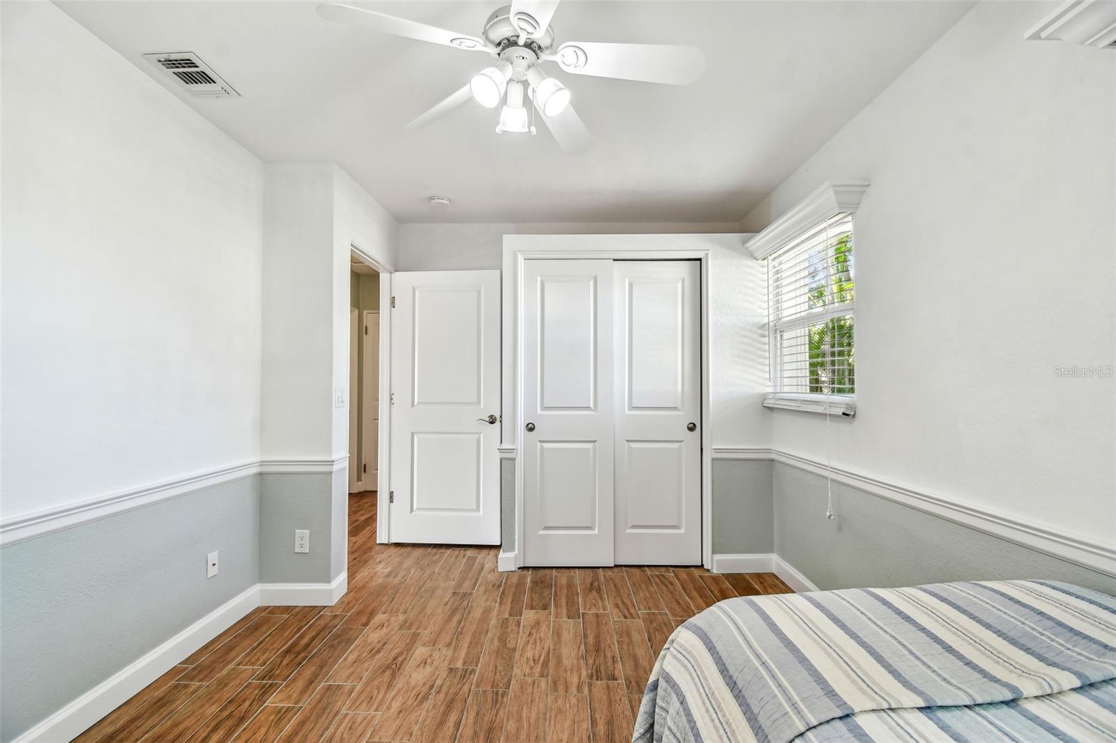 Image 15 of 39 For 9265 Treasure Ln Ne