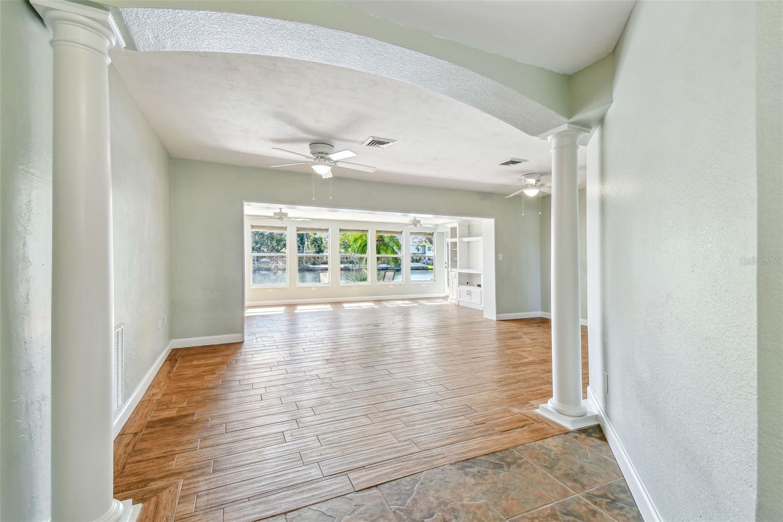 Image 4 of 39 For 9265 Treasure Ln Ne