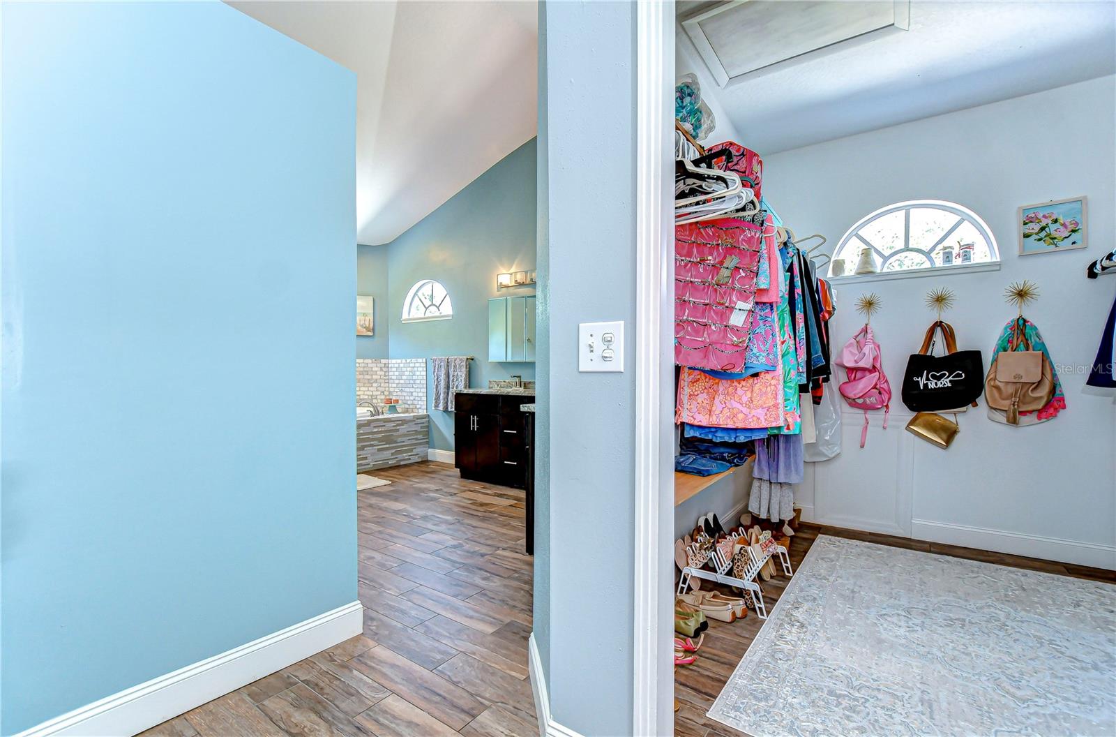 Image 22 of 50 For 9303 Alice Lane