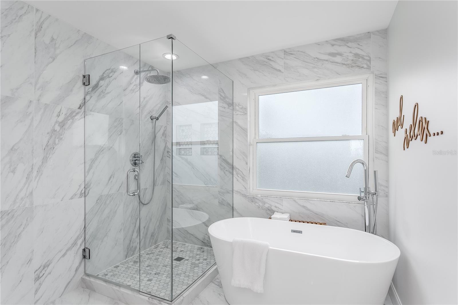 Listing photo id 16 for 8518 Tidal Bay Lane
